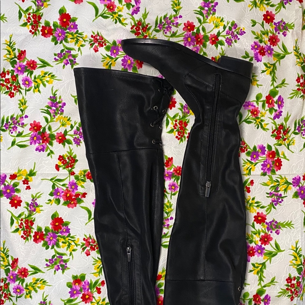 Sz. 7.5 Vince Camuto Crisintha Over The Knee flats